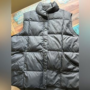 Lands End puffer vest - great condition!